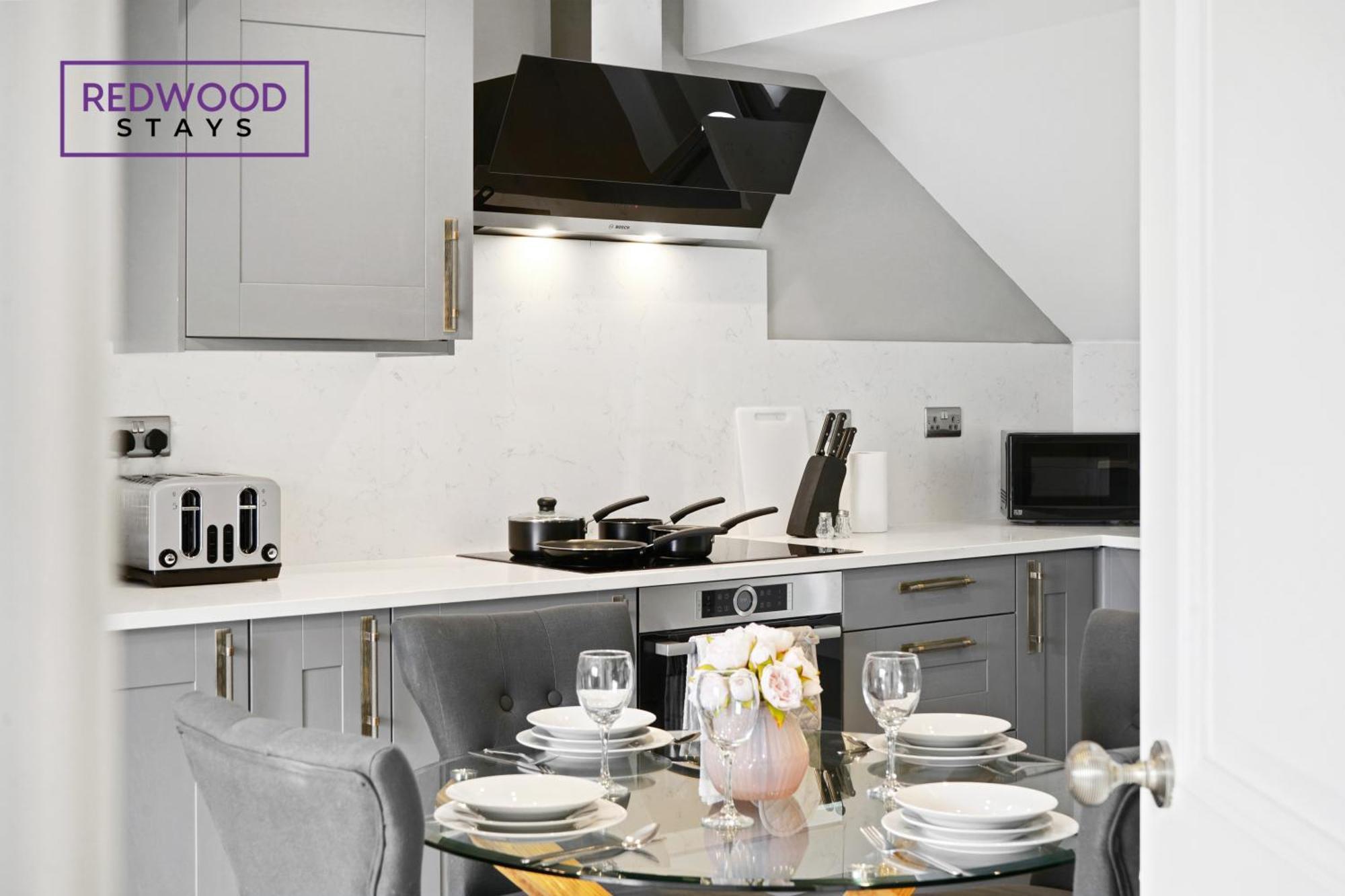 Top Quality 2 Bed 1 Bath Apartments For Contractors By Redwood Stays Рединг Екстериор снимка